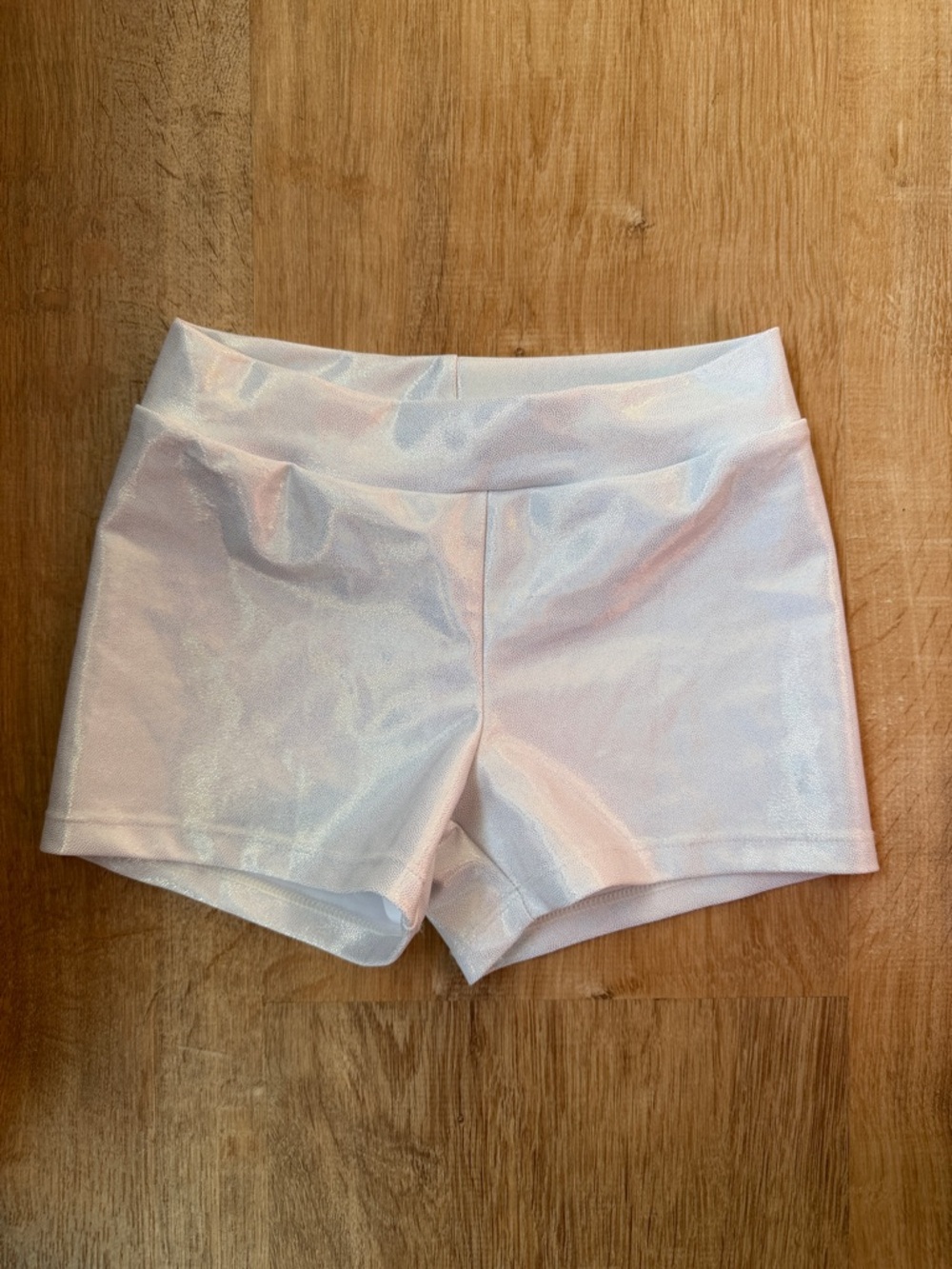 NWOT Amazon girls gymnastics/dance cartwheel Shimmery silver/white Shorts